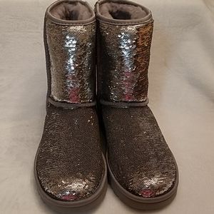 Women's size 6 Sequin Ugg boots